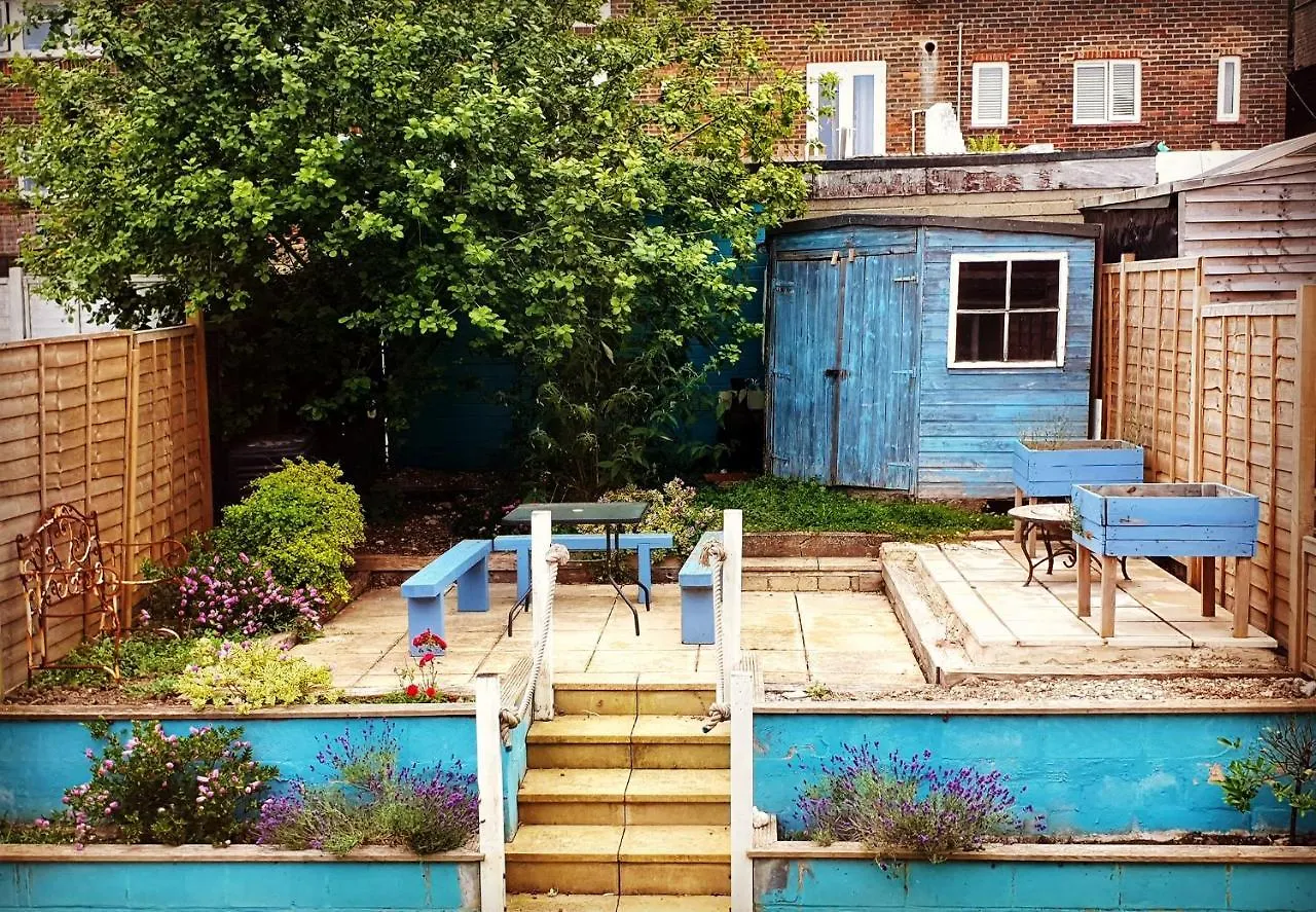 The Bee House Brighton. A Holiday Home By The Sea.